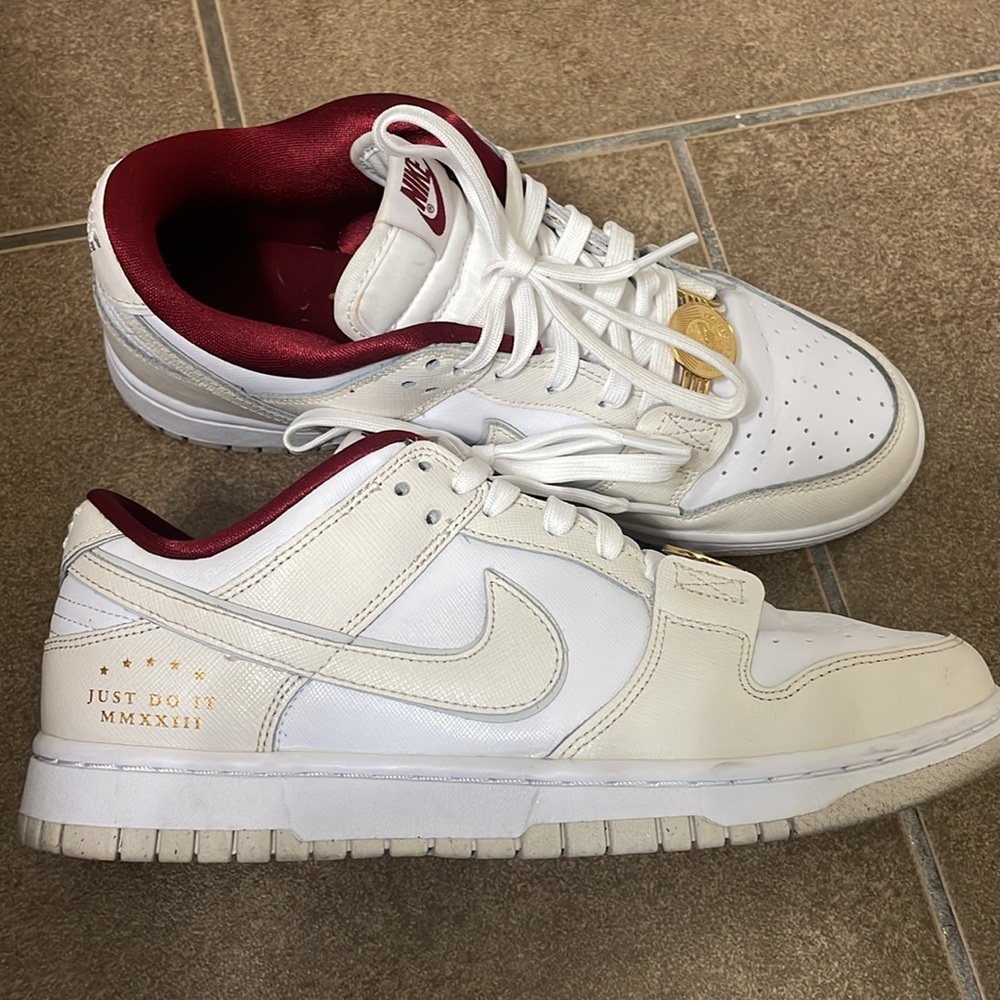 Women’s Dunks Low SE
